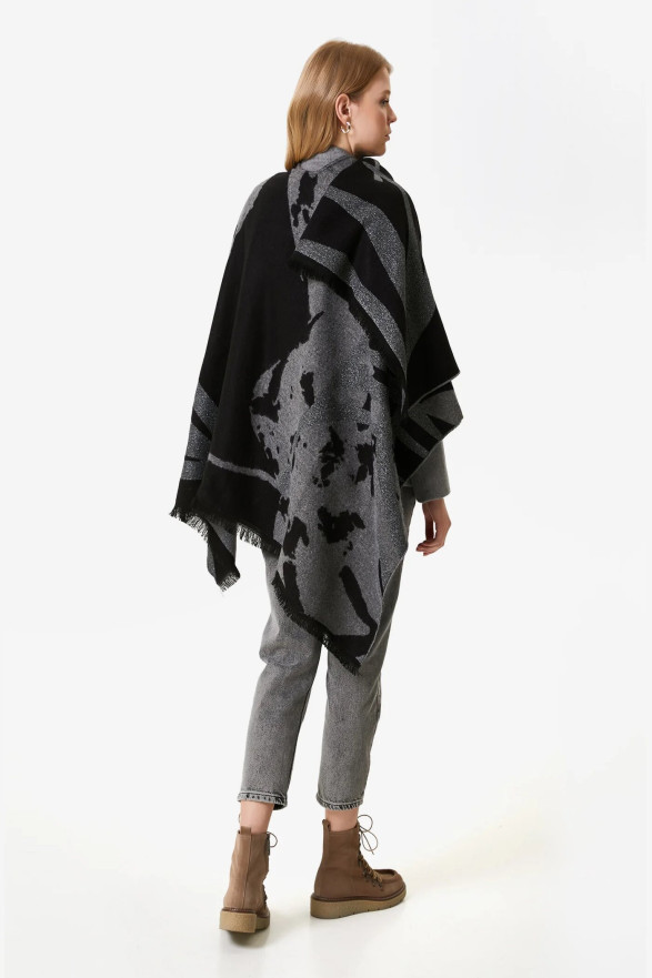 Leaf Patterned Shawl